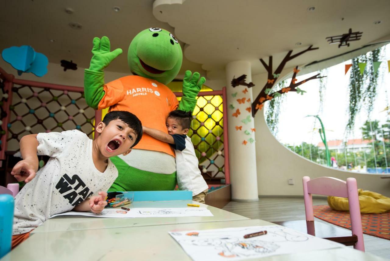 Holiday at HARRIS Room,890561623:JPEG
